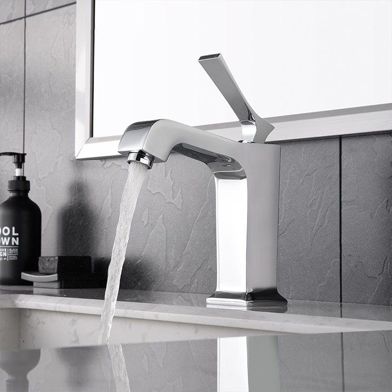 FVB309 Modern Angular Brass Faucet with Single-Handle Design