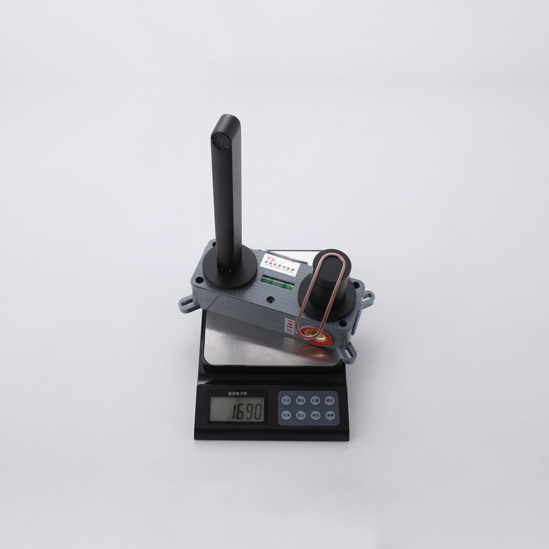 FVB339 Wall-Mounted Basin Faucet | Brushed Gold Brass & Single-Handle Control